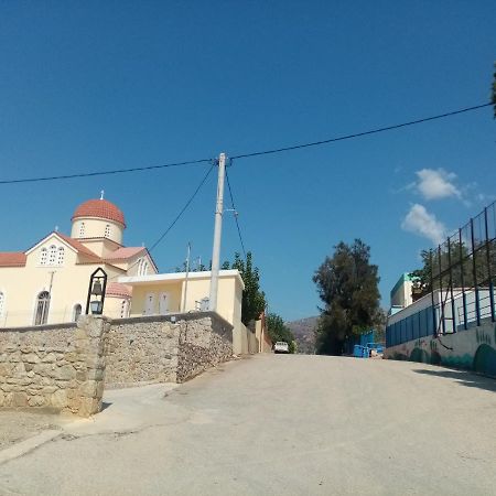 פליאוחורה Vine Veranda מראה חיצוני תמונה